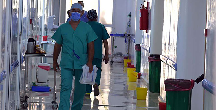 Depuis plusieurs jours, le Maroc est passée au stade 2 de la gestion de l’épidémie du COVID-19. Une mesure nécessaire pour pouvoir diminuer la propagation du virus. Le système de santé sera mis à rude épreuve une fois encore.